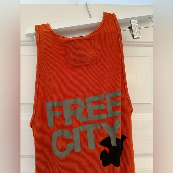 Orange free city tank top size M/L - Picture 4 of 5